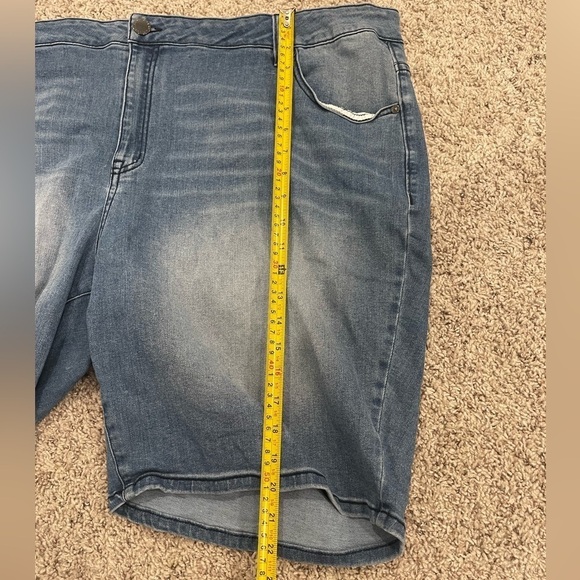 Lane Bryant Jeans Short - Picture 5 of 9